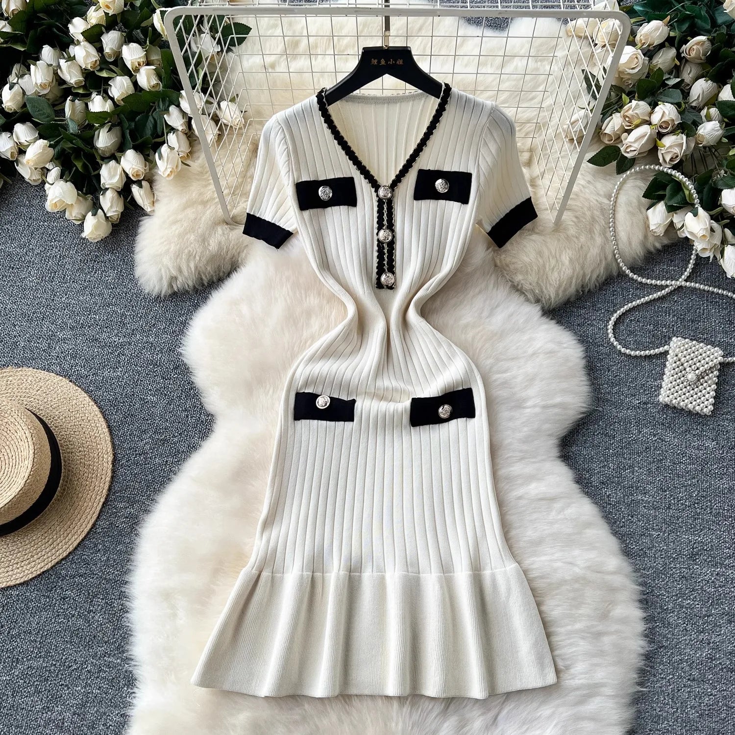 YuooMuoo Brand Fashion Knitted Mermaid Dress 2025 New Elegant V-neck Buttons Ribbed Sweater Dress Lady Bodycon Party Vestidos