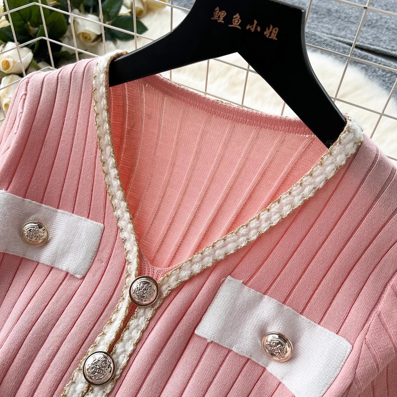 YuooMuoo Brand Fashion Knitted Mermaid Dress 2025 New Elegant V-neck Buttons Ribbed Sweater Dress Lady Bodycon Party Vestidos