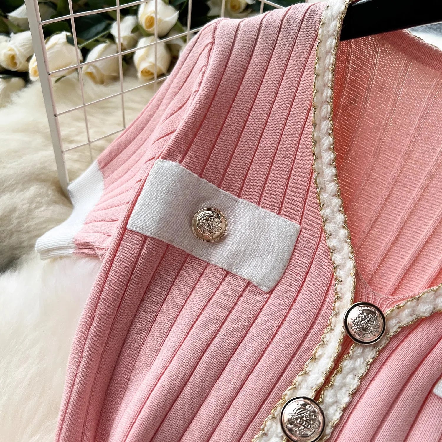 YuooMuoo Brand Fashion Knitted Mermaid Dress 2025 New Elegant V-neck Buttons Ribbed Sweater Dress Lady Bodycon Party Vestidos